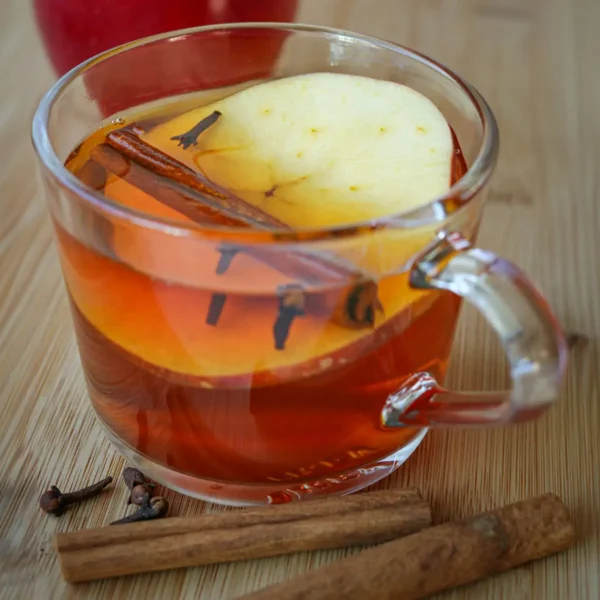 Apple Cinnamon Tea
